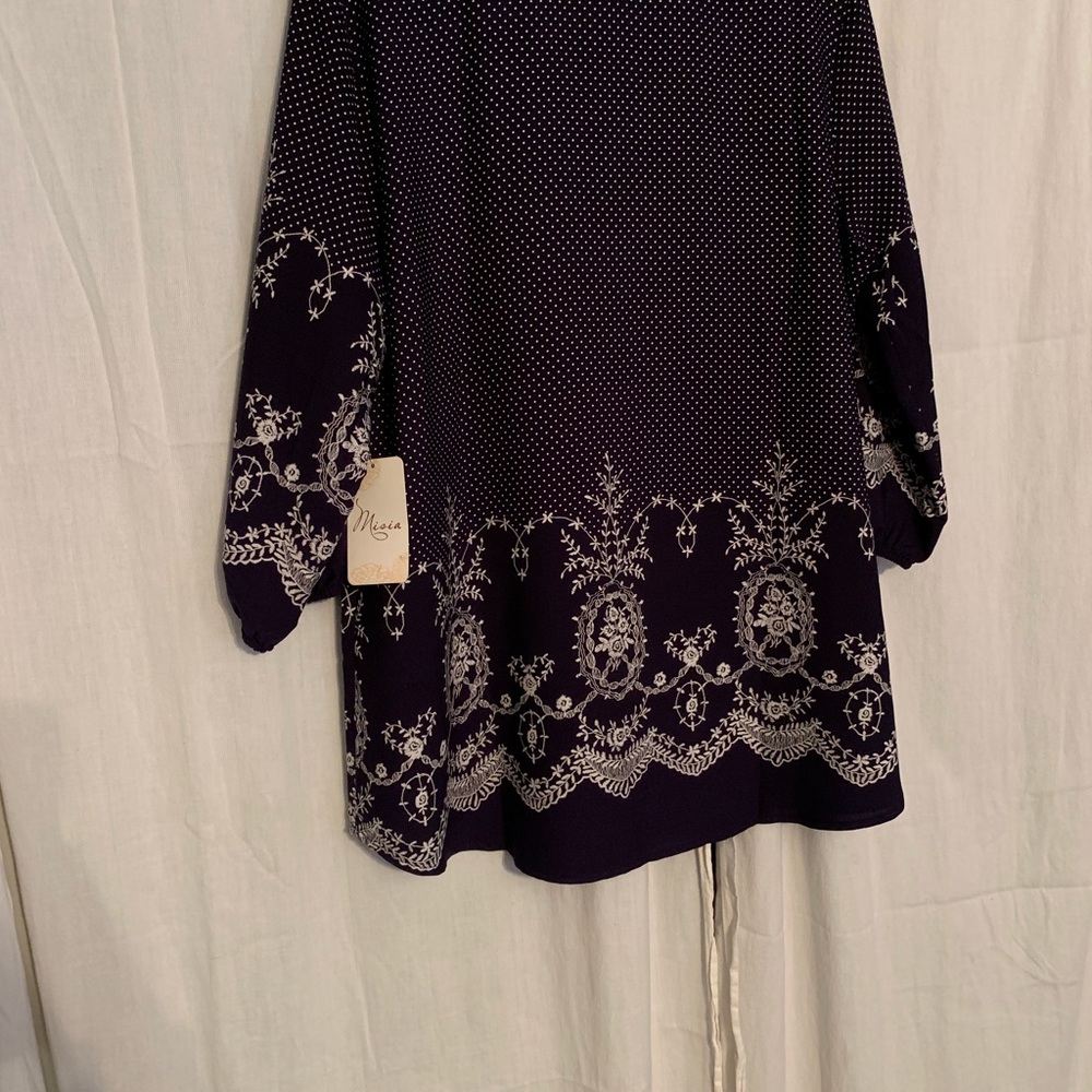 Blouse - Picture 2 of 2